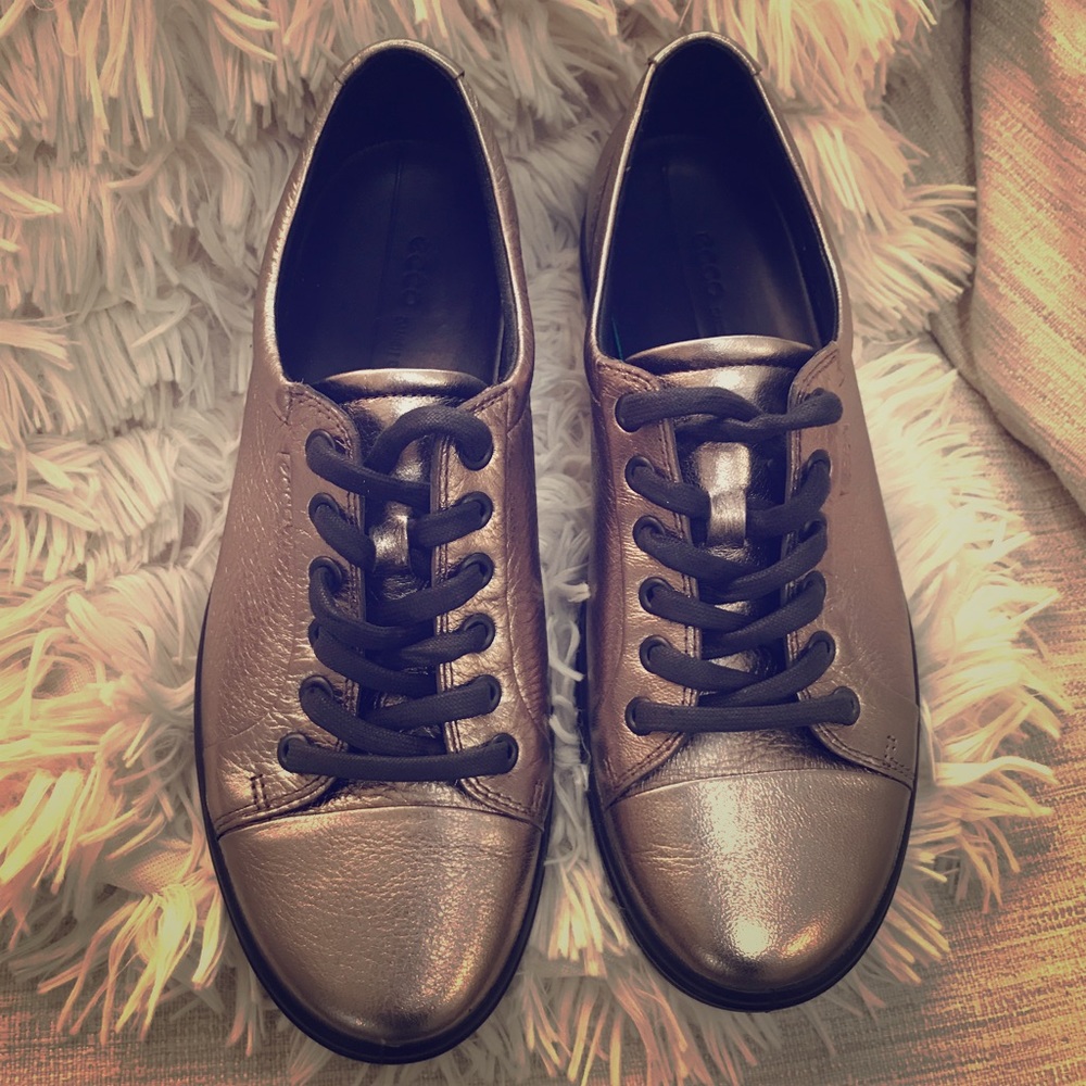 Ecco Metallic Sneaker
